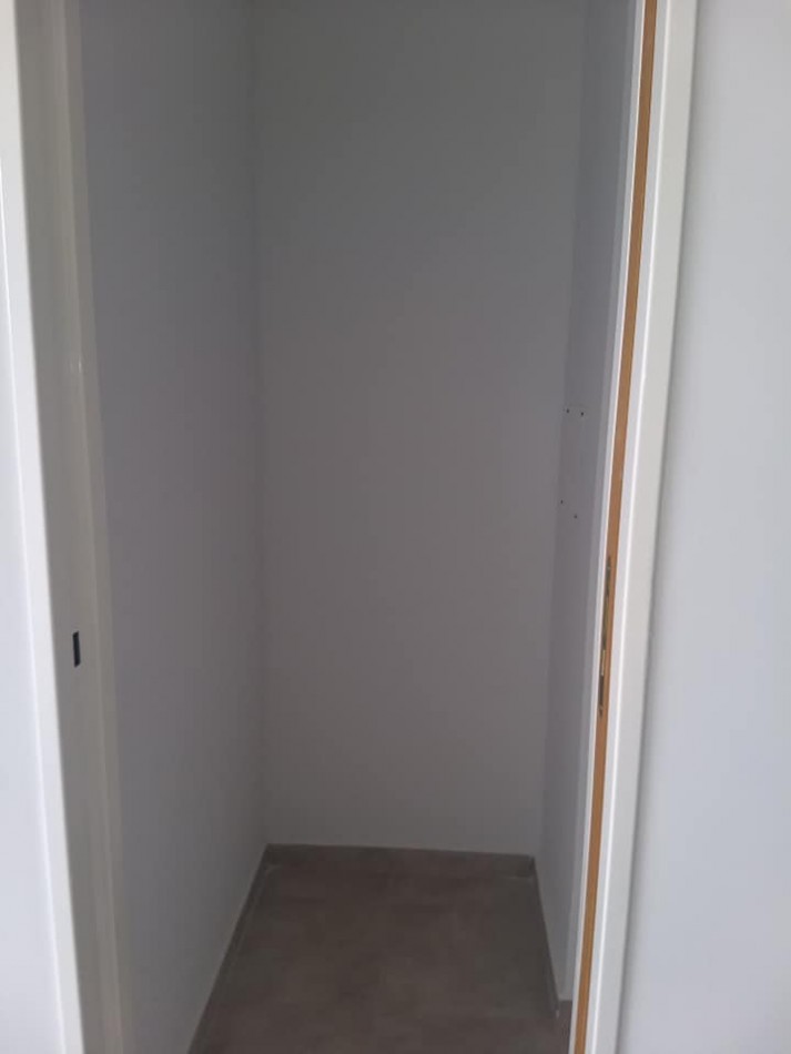 ALQUILER MONOAMBIENTE EN 13 Y 64