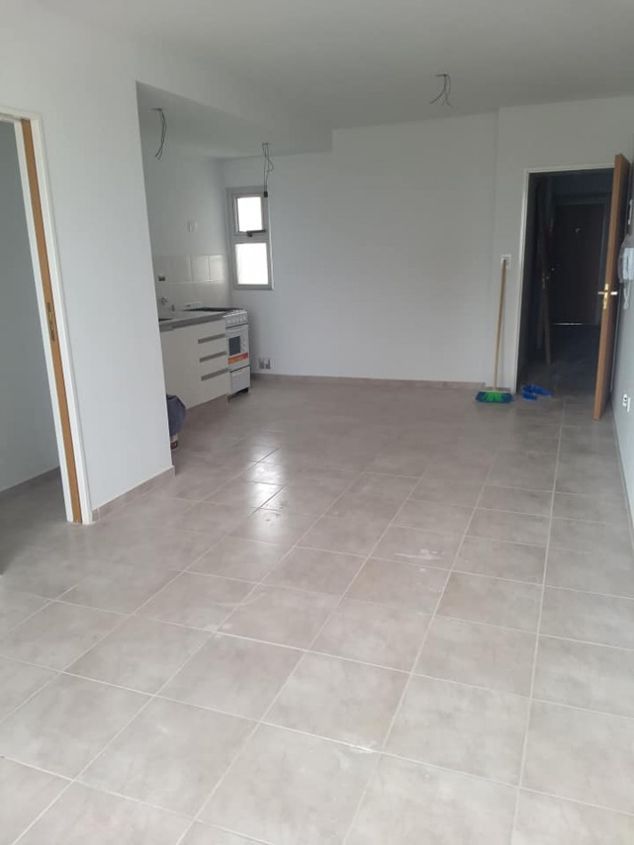 ALQUILER MONOAMBIENTE EN 13 Y 64