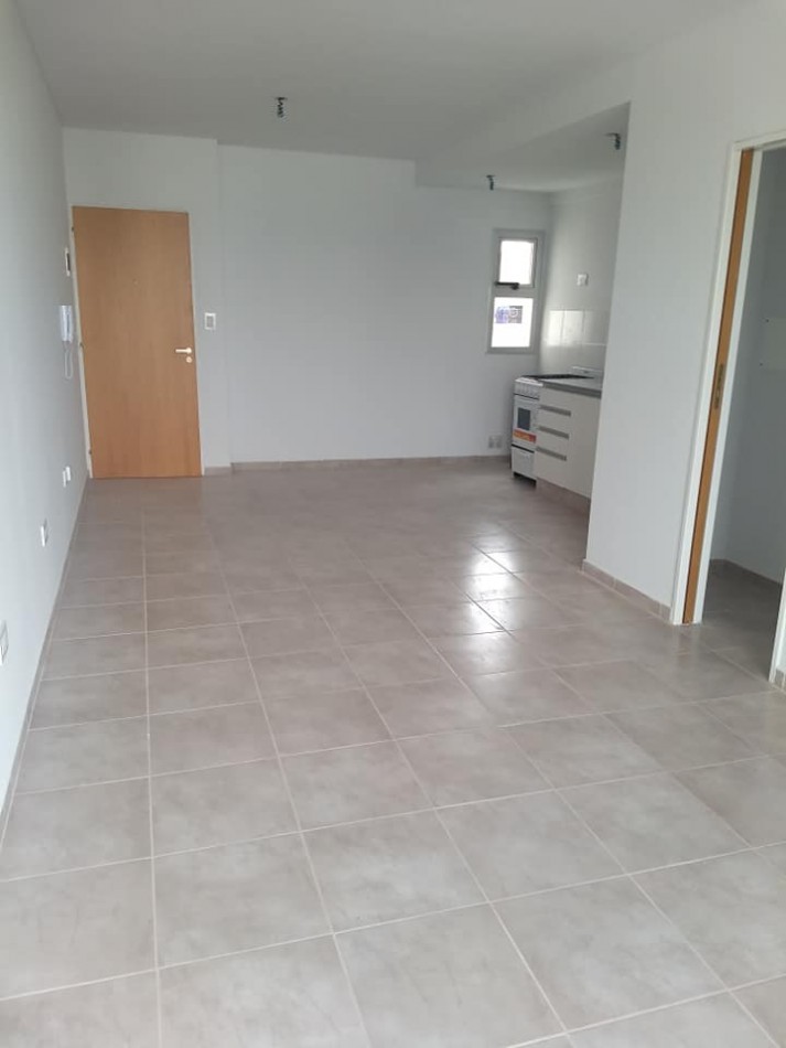 ALQUILER MONOAMBIENTE EN 13 Y 64
