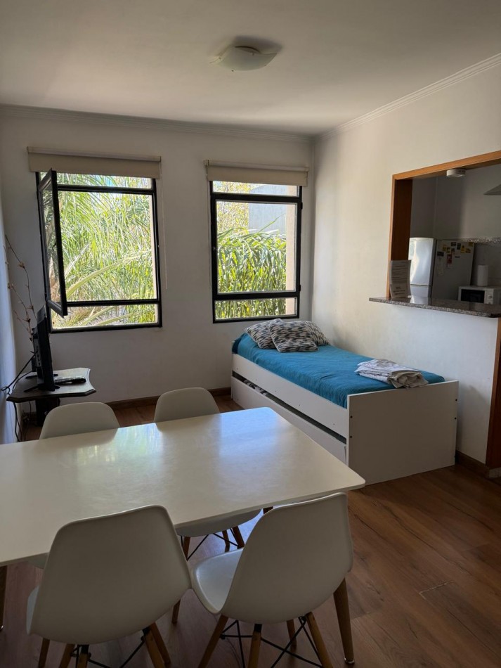 ALQUILER DPTO UN DORM AMOBLADO EN 37 Y 13