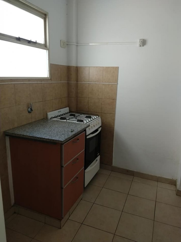 Alquiler depto 1 dormitorio c/ cochera 62 e/13 y 14