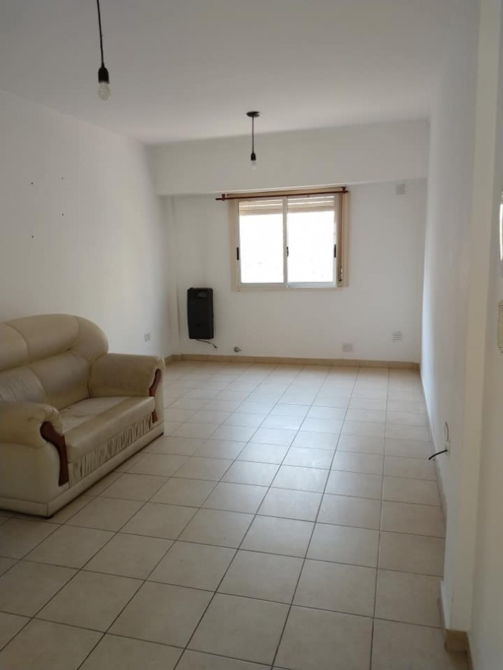 Alquiler depto 1 dormitorio c/ cochera 62 e/13 y 14