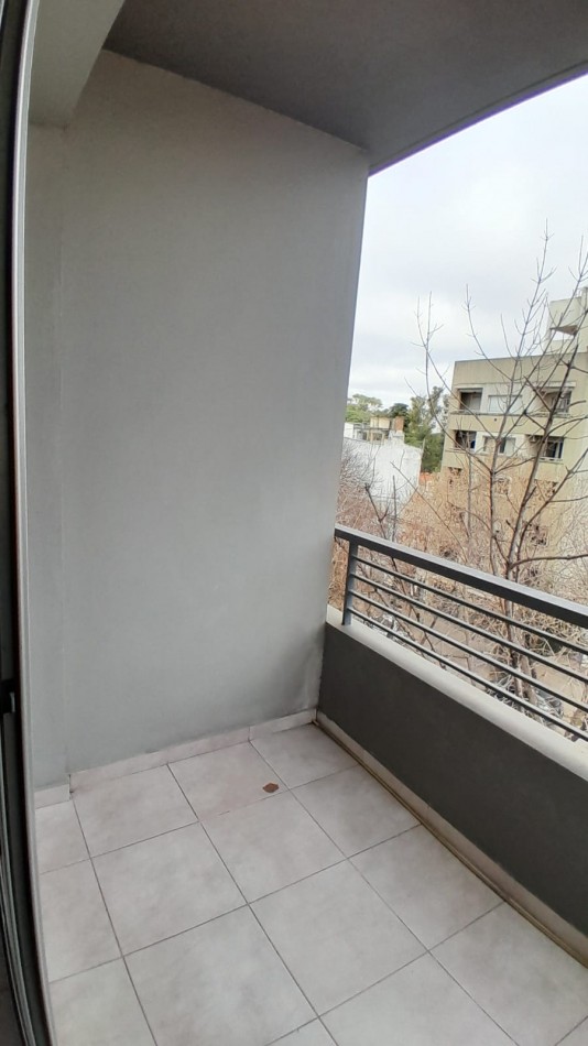 Alquiler monomabiente Av. 13 entre 63 y 64 