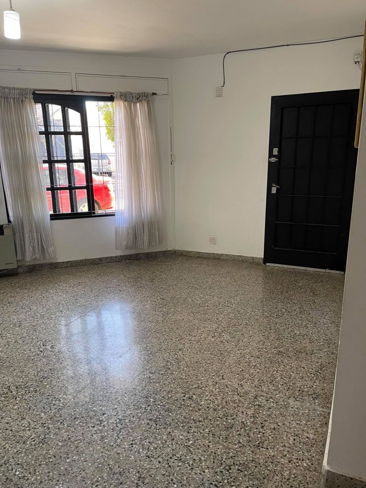 ALQUILER PH TIPO CASA DOS DORM EN 41 Y 21