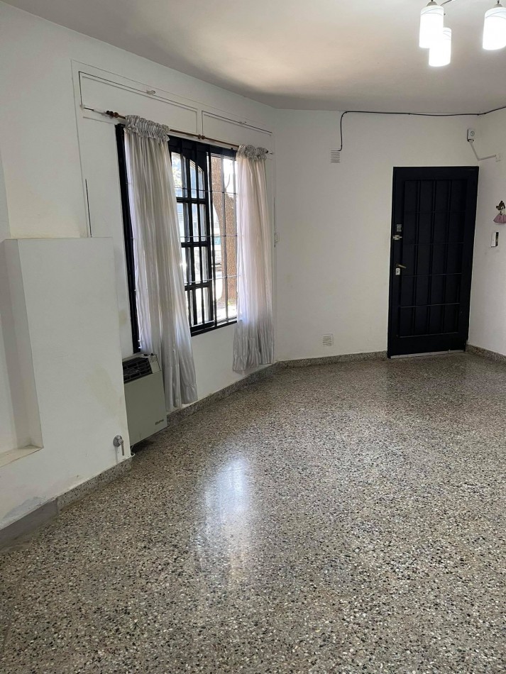 ALQUILER PH TIPO CASA DOS DORM EN 41 Y 21