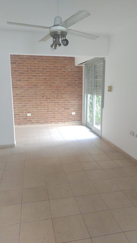 ALQUILER PH DOS DORM EN 23 Y 70