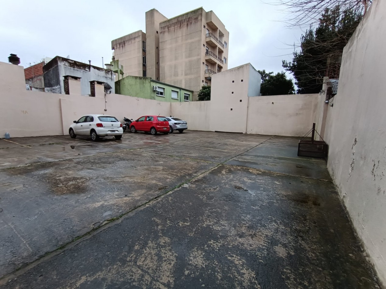 Alquiler cochera 58 e/18 y 19