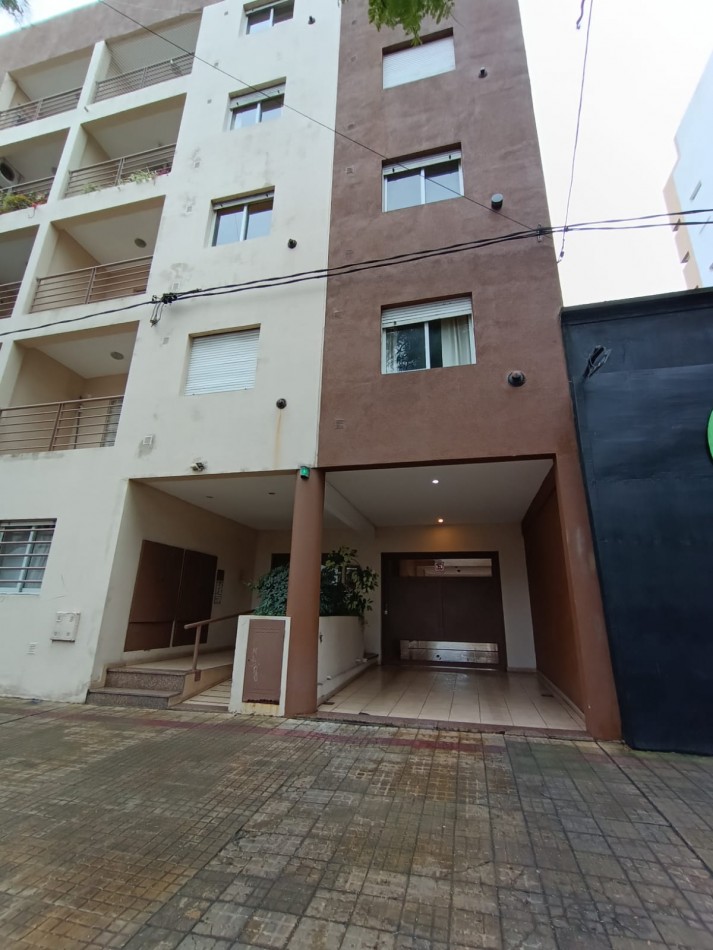 Alquiler cochera 58 e/18 y 19