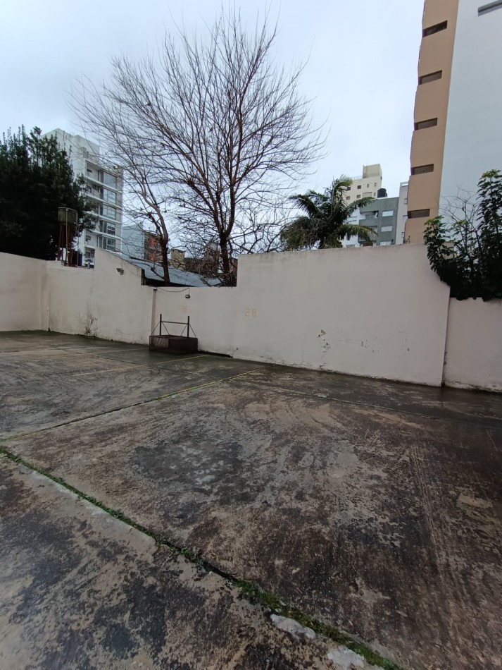 Alquiler cochera 58 e/18 y 19