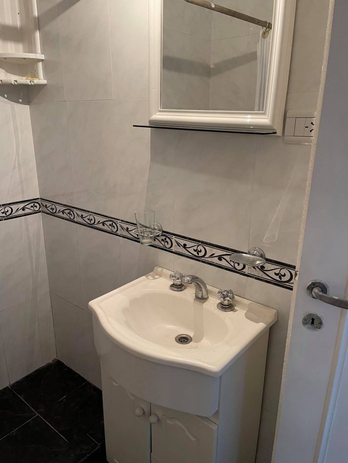 ALQUILER DPTO UN DORM EN 40 Y 122