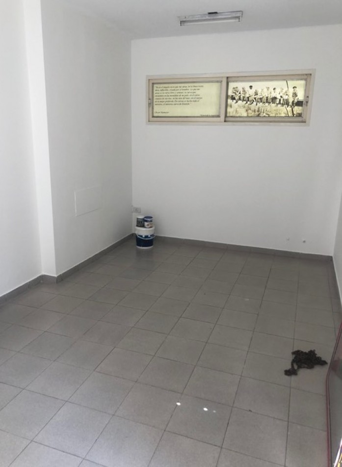 ALQUILER LOCAL COMERCIAL 4 Y 59