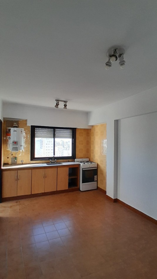 ALQUILER DPTO DOS DORM Y COCHERA EN 49 Y 13