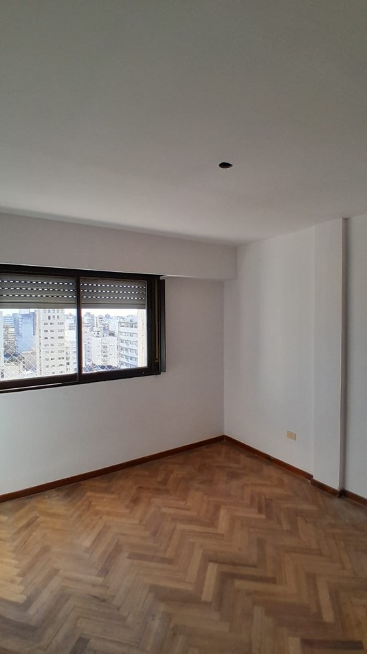 ALQUILER DPTO DOS DORM Y COCHERA EN 49 Y 13