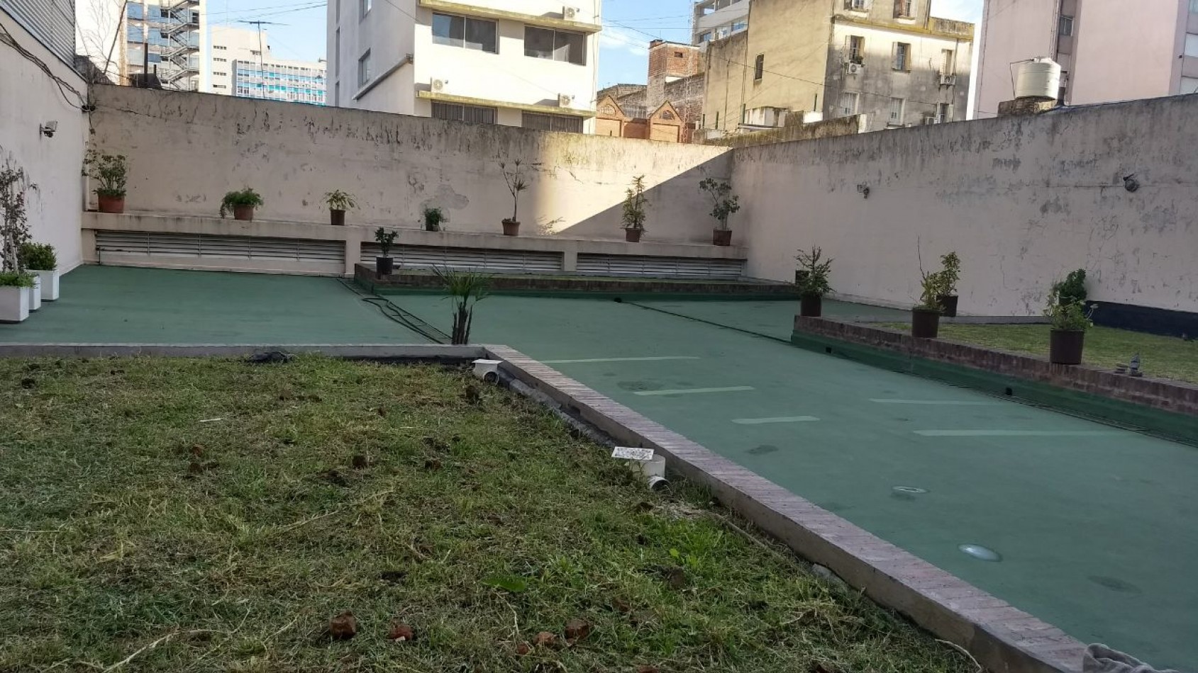 ALQUILER DPTO DOS DORM Y COCHERA EN 49 Y 13