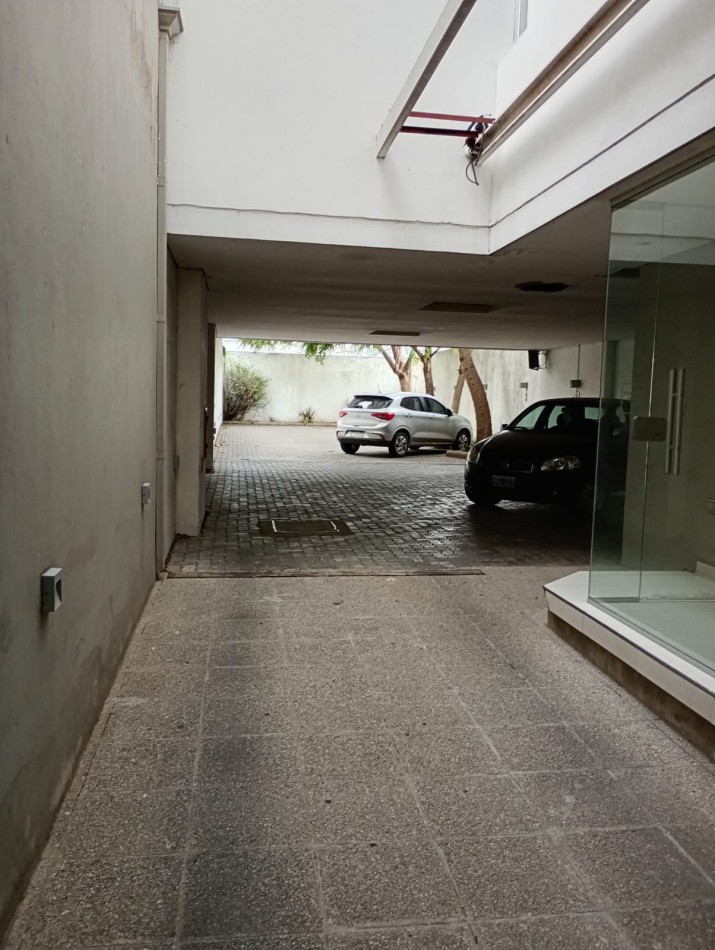 Alquiler depto 2 dormitorios + cochera 42 e/10 y 11 