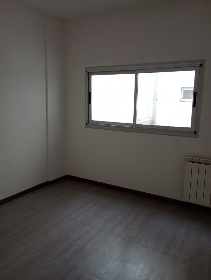 Alquiler depto 2 dormitorios + cochera 42 e/10 y 11 