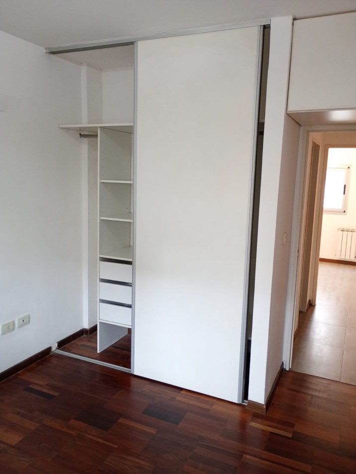 Alquiler depto 2 dormitorios + cochera 42 e/10 y 11 