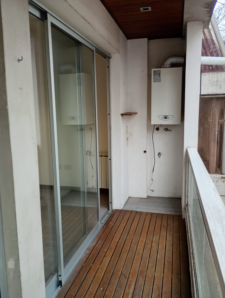 Alquiler depto 2 dormitorios + cochera 42 e/10 y 11 