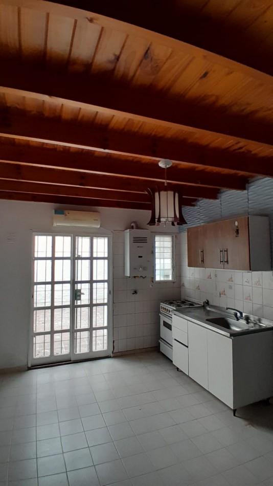 Alquiler PH 1 dormitorio 67 y 117 S/EXPENSAS