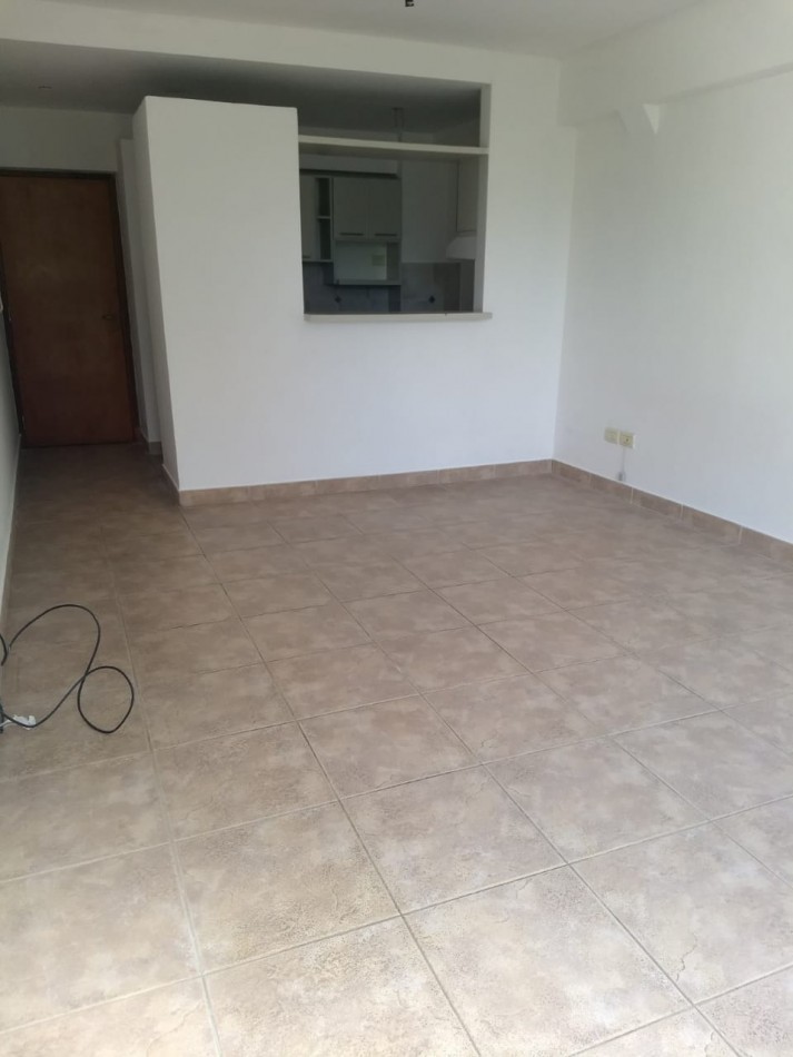 Alquiler monoambiente 51 e/18 y 19 