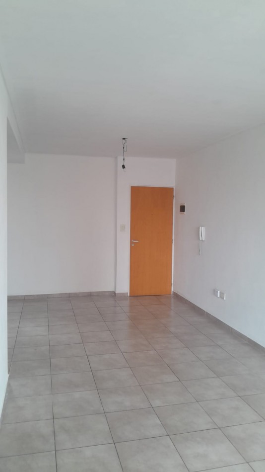 Alquiler monoambiente Av.13 e/63 y 64