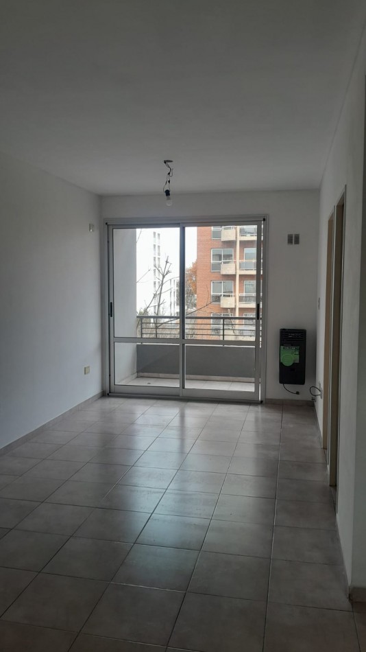 Alquiler monoambiente Av.13 e/63 y 64