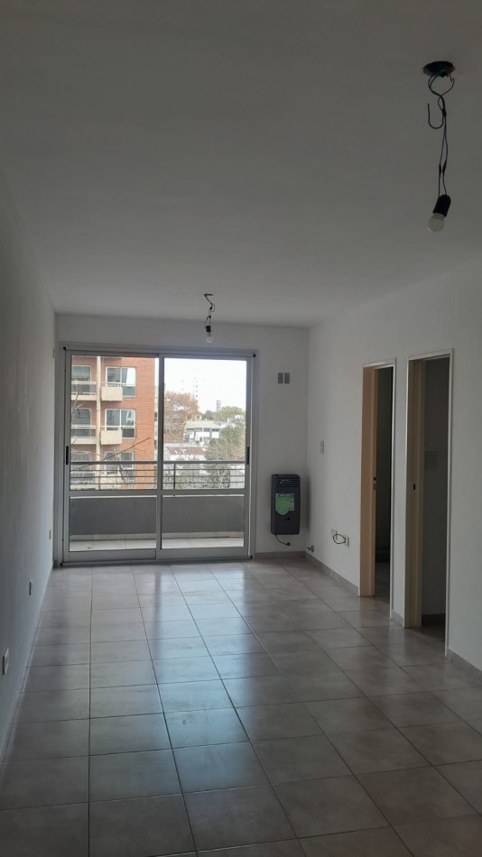 Alquiler monoambiente Av.13 e/63 y 64