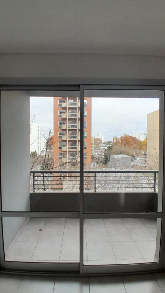 Alquiler monoambiente Av.13 e/63 y 64