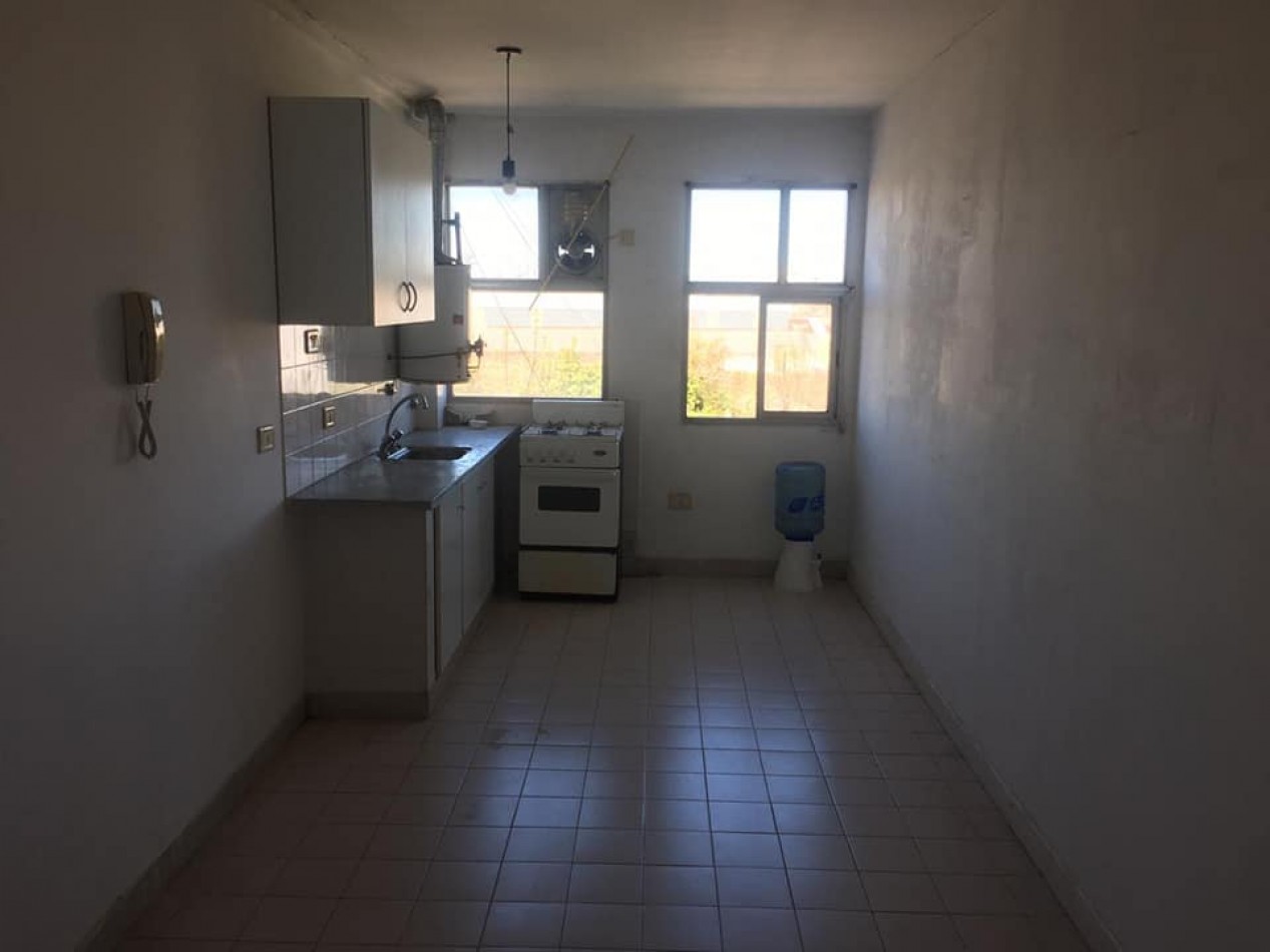 ALQUILER MONOAMBIENTE DIVIDIDO EN 69 Y 8