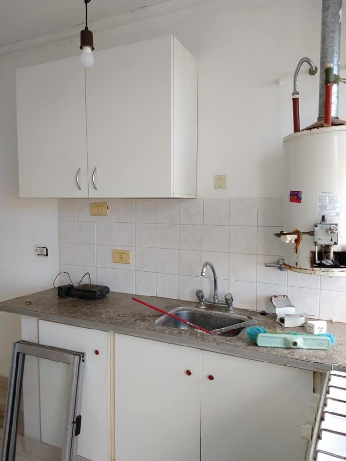 ALQUILER MONOAMBIENTE DIVIDIDO EN 69 Y 8
