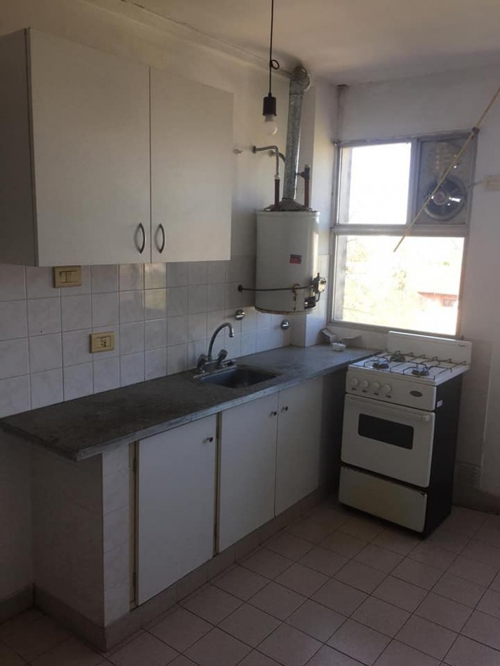 ALQUILER MONOAMBIENTE DIVIDIDO EN 69 Y 8