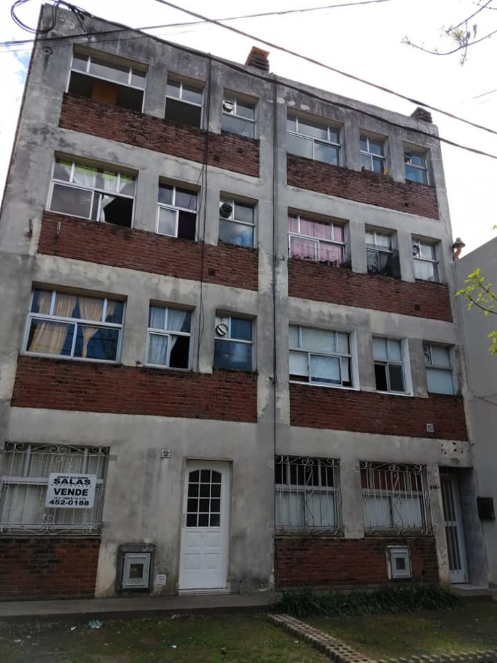 ALQUILER MONOAMBIENTE DIVIDIDO EN 69 Y 8