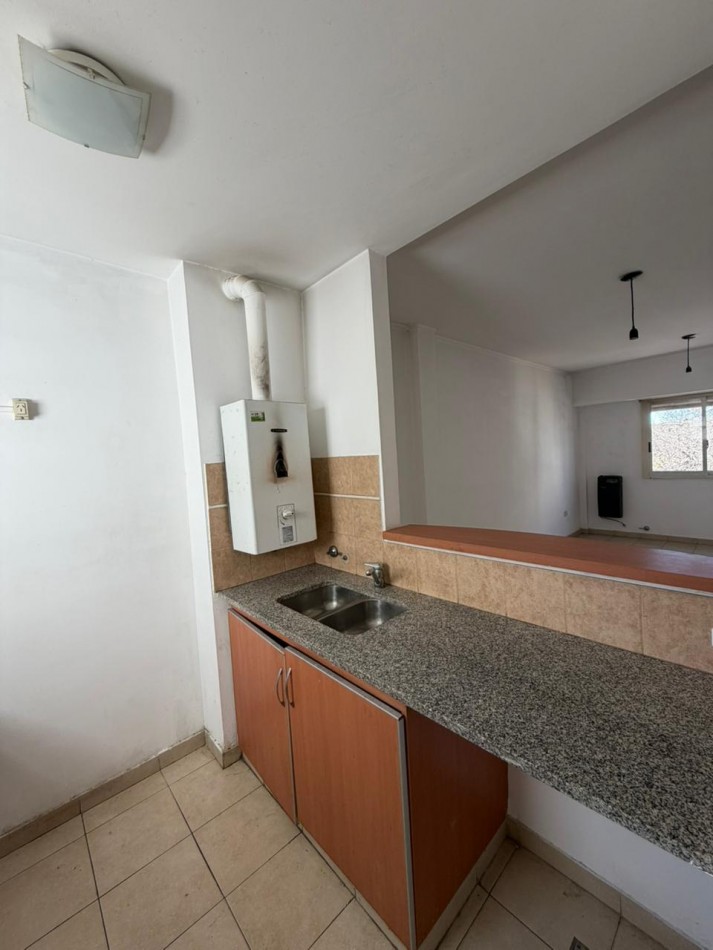 Alquiler depto 1 dormitorio c/ cochera 62 e/13 y 14
