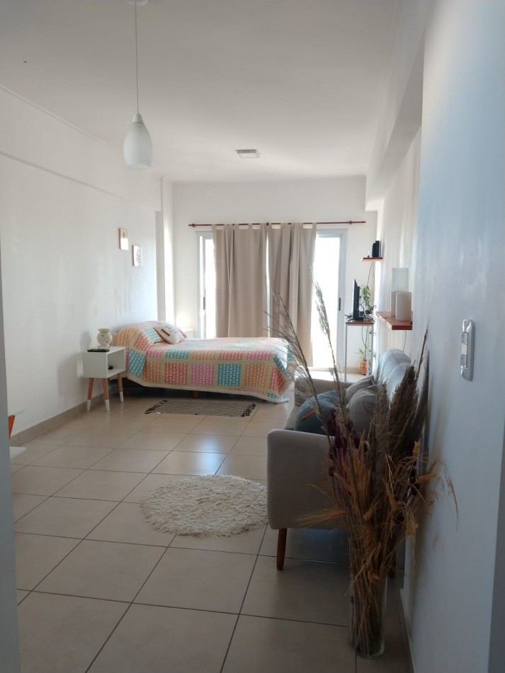 ALQUILER MONOAMBIENTE EN 7 Y 36