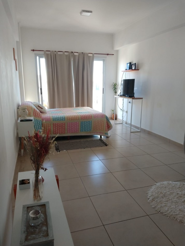 ALQUILER MONOAMBIENTE EN 7 Y 36