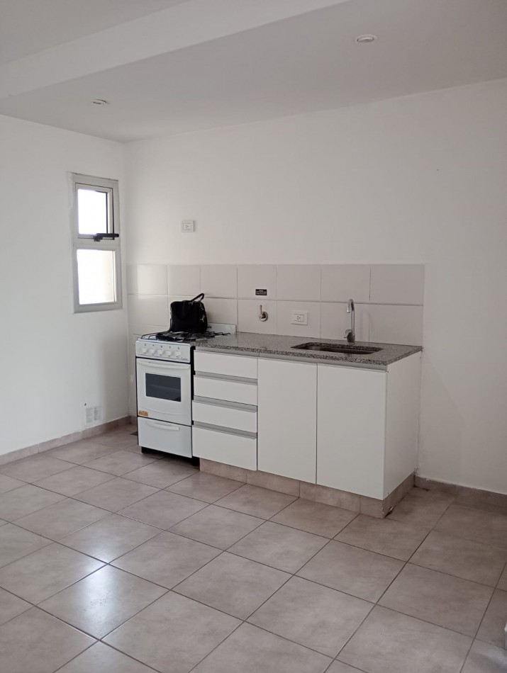 Alquiler monoambiente 13 e/63 y 64