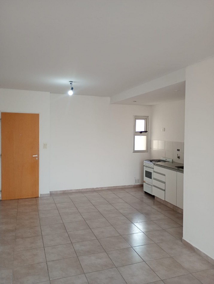 Alquiler monoambiente 13 e/63 y 64