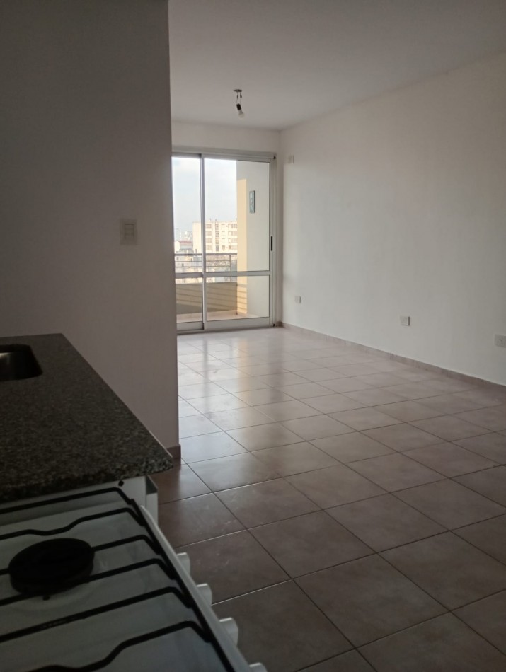 Alquiler monoambiente 13 e/63 y 64