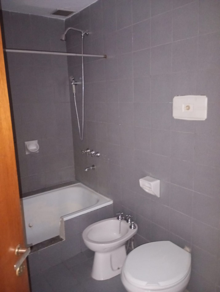 Alquiler depto 1 dormitorio al frente 14 e/38 y 39 