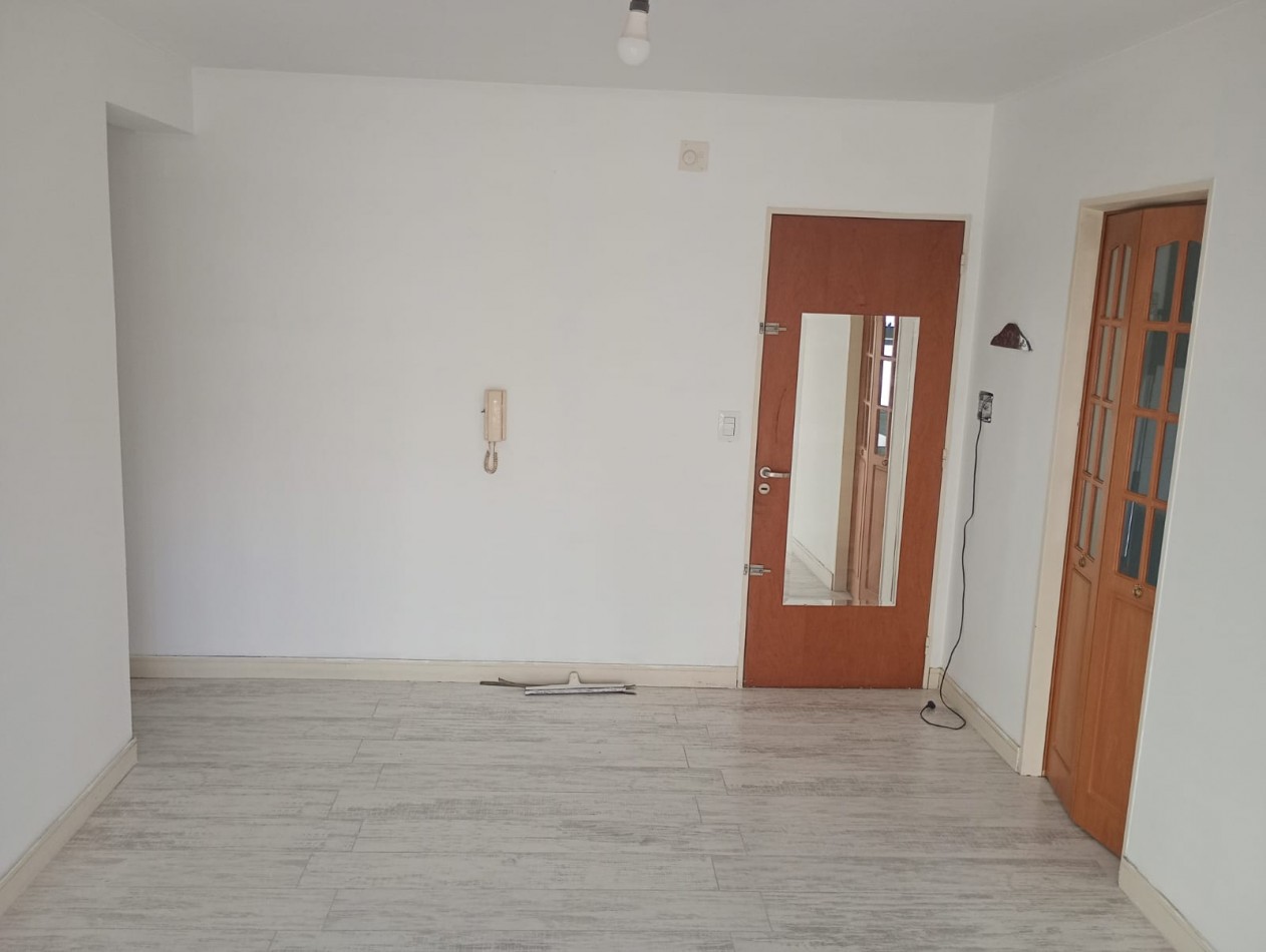 Alquiler depto 1 dormitorio al frente 14 e/38 y 39 