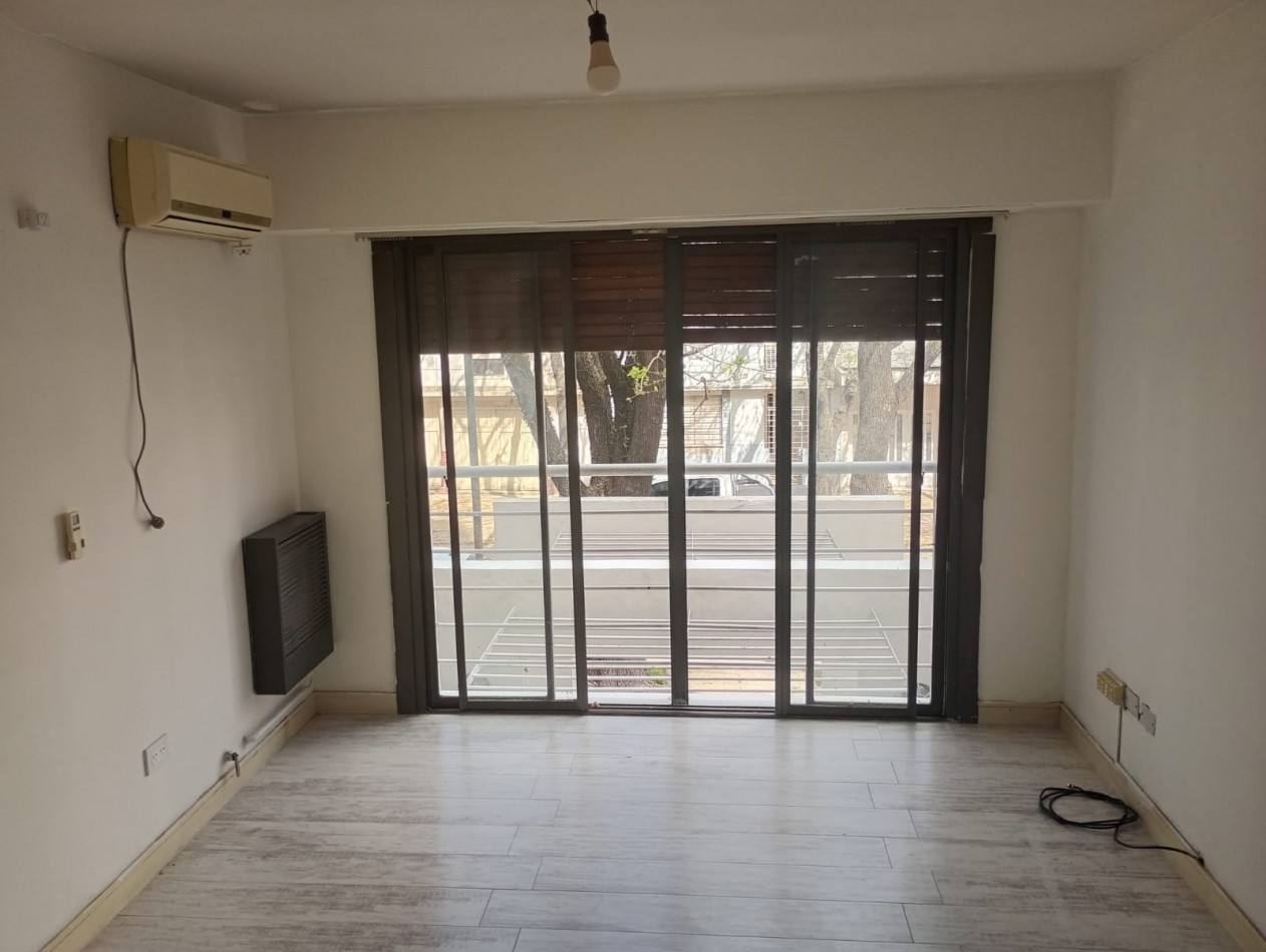 Alquiler depto 1 dormitorio al frente 14 e/38 y 39 