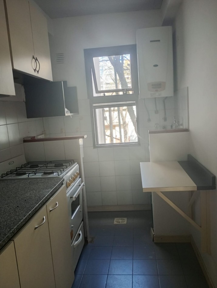 Alquiler depto 1 dormitorio al frente 14 e/38 y 39 