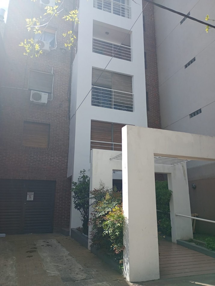 Alquiler depto 1 dormitorio al frente 14 e/38 y 39 
