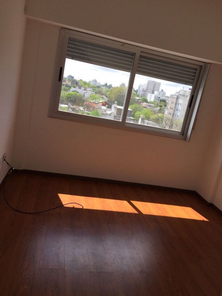 Alquiler depto 1 dormitorio c/cochera Av. 7 e/36 y 37 