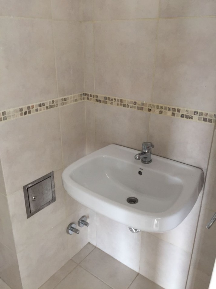 Alquiler depto 1 dormitorio c/cochera Av. 7 e/36 y 37 