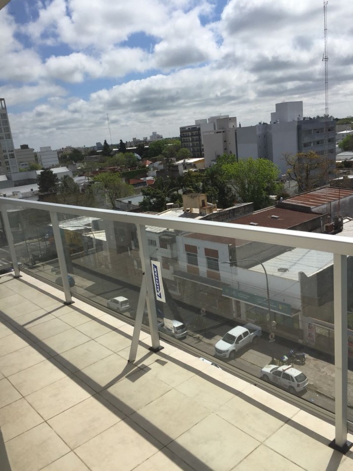 Alquiler depto 1 dormitorio c/cochera Av. 7 e/36 y 37 