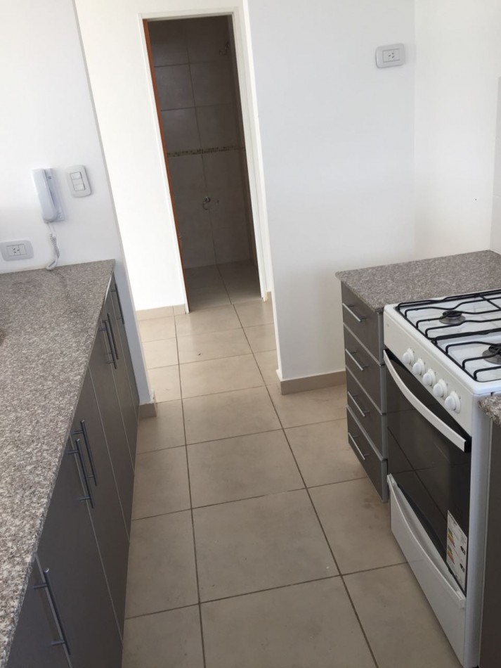 Alquiler depto 1 dormitorio c/cochera Av. 7 e/36 y 37 
