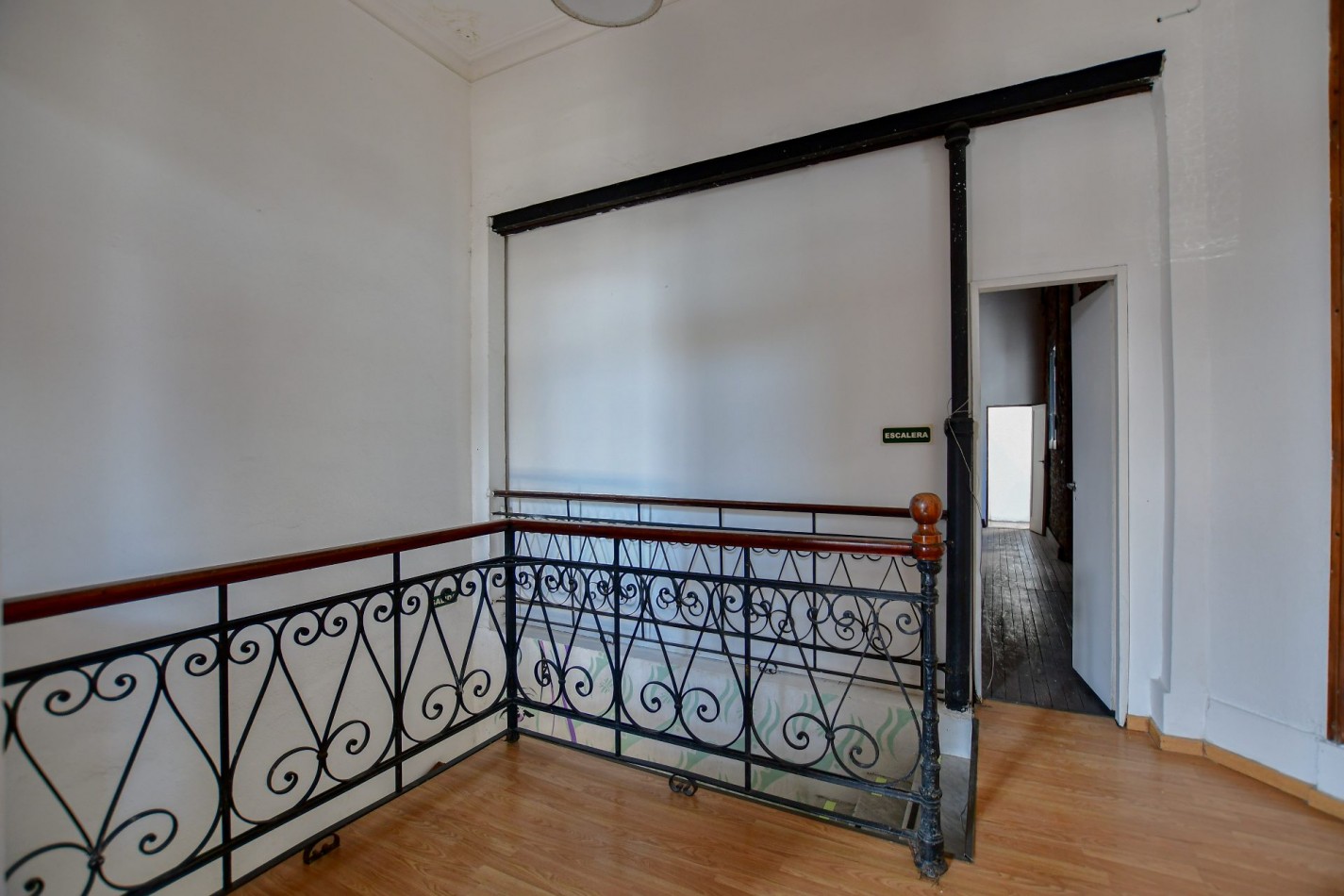 Alquiler importante oficina calle 50 y Diag.80