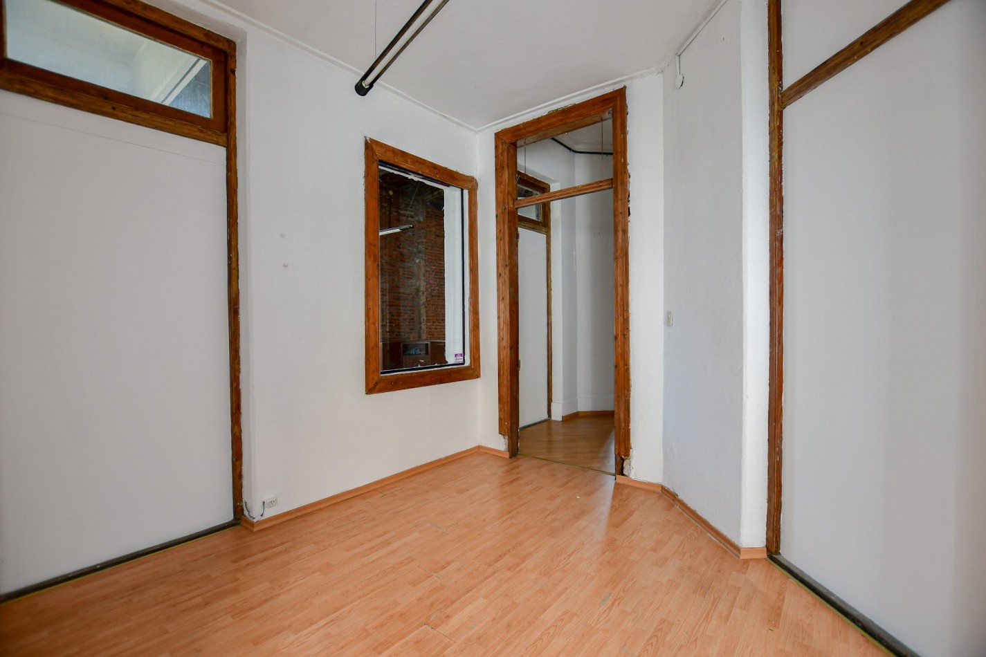 Alquiler importante oficina calle 50 y Diag.80