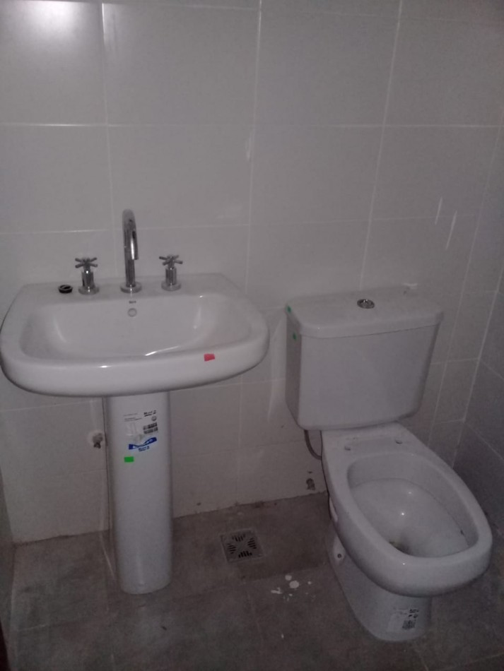 Alquiler local comercial Av. 13 e/63 y 64